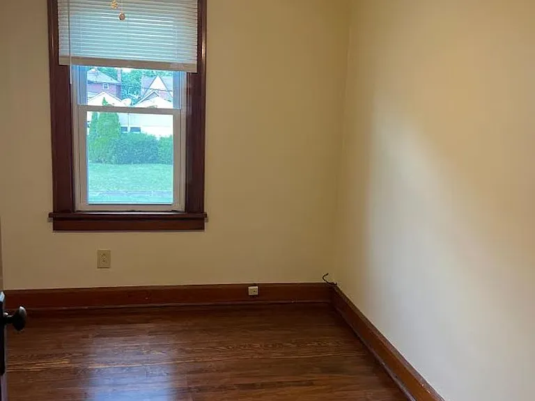 453 E Kline St — Photo 14