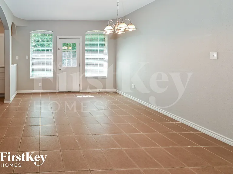 4447 Donalbain Dr — Photo 5