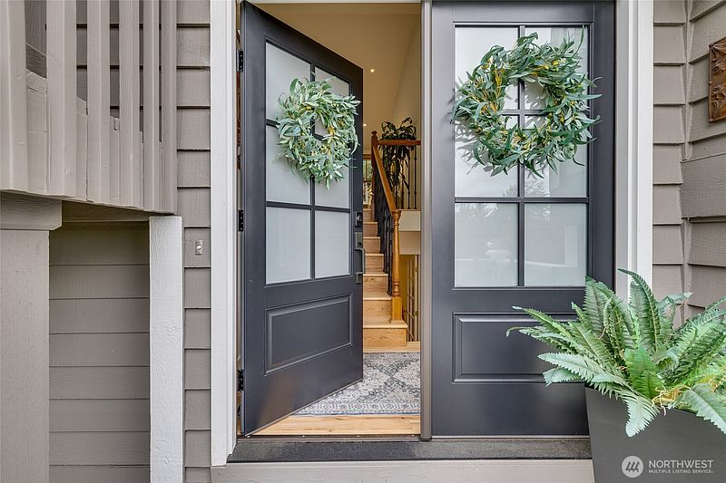 5th image of 10632 157th Avenue NE