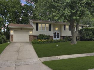 712 Angela Dr, Normal, IL 61761