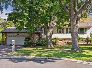 8900 29th Ave N, New Hope, MN 55427