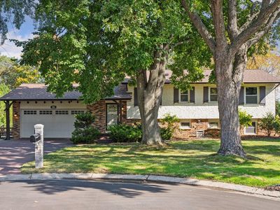 8900 29th Ave N, New Hope, MN, 55427