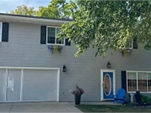 5157 Lee St, Clear Lake, IA 50428