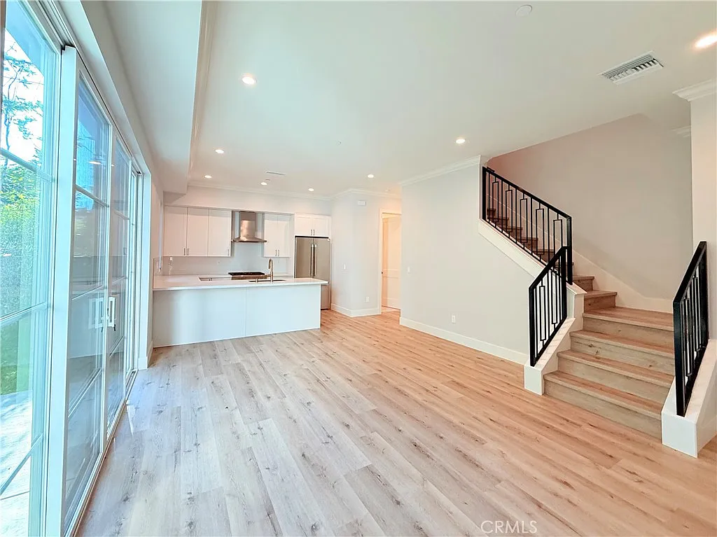 Building Photo - 109 N Parkwood Ave #B
