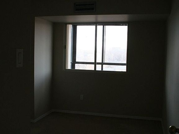 4th image of 117 Gerrard St E #609