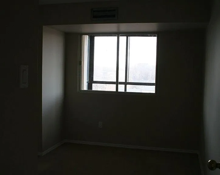 117 Gerrard St E #609 — Photo 4