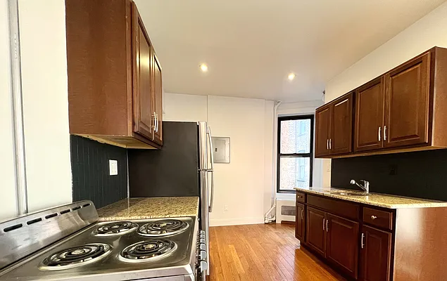 Rented by Compass | media 10