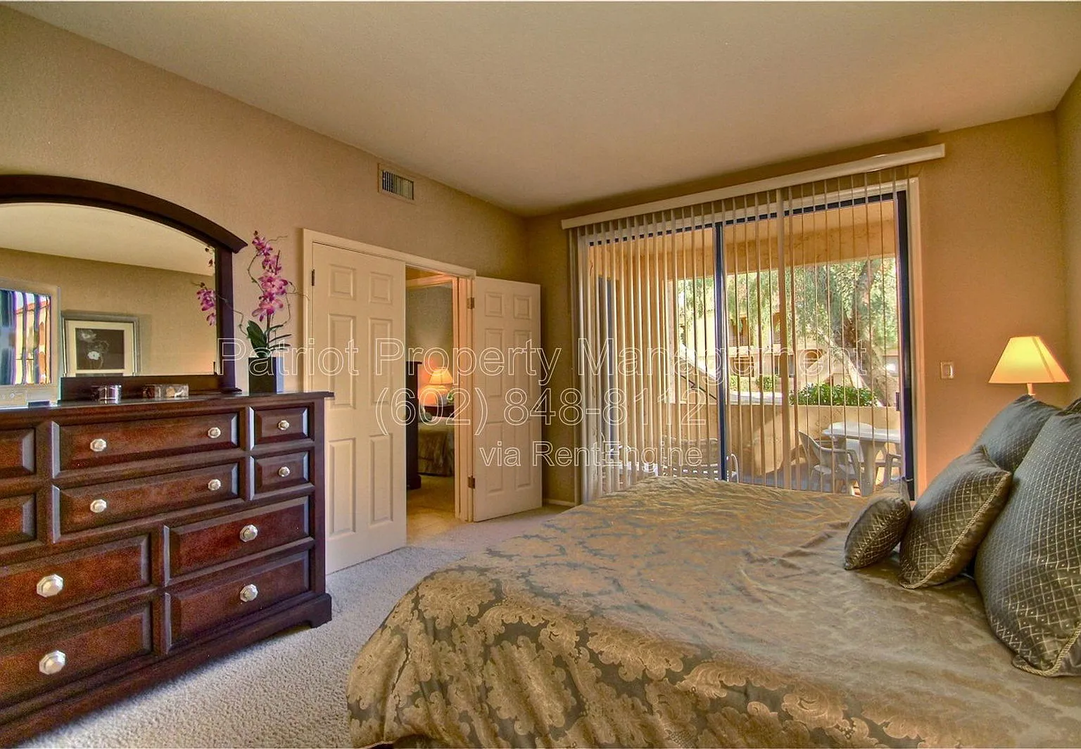 2 bed, 2.0 bath, 1038 sqft, $2,100 — Photo 2