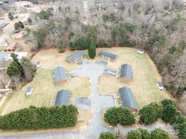 2601-2602 2611th Ct #2621-2622, Hickory, NC 28601