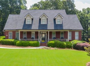 816 Mill Brook Ln, Hoschton, GA 30548