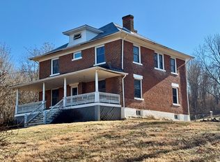 127 Fairview St, Marion, VA 24354