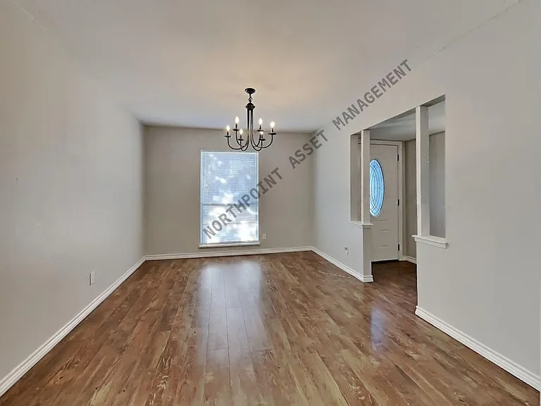 8825 Miami Dr — Photo 8