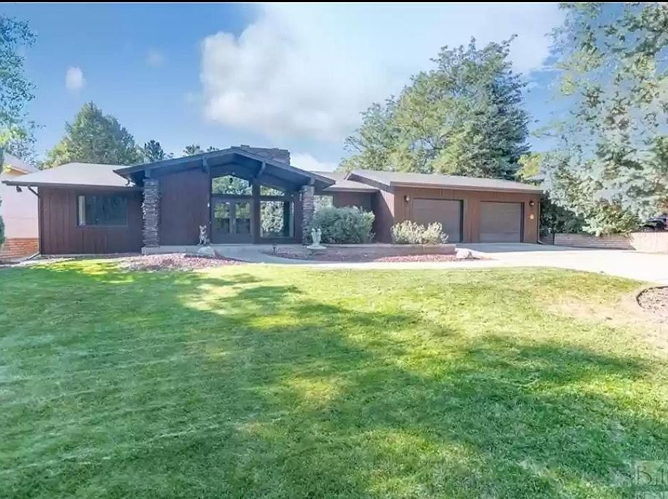 1st image of 2706 Country Ln