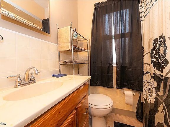 3rd image of 4381 E 175th St