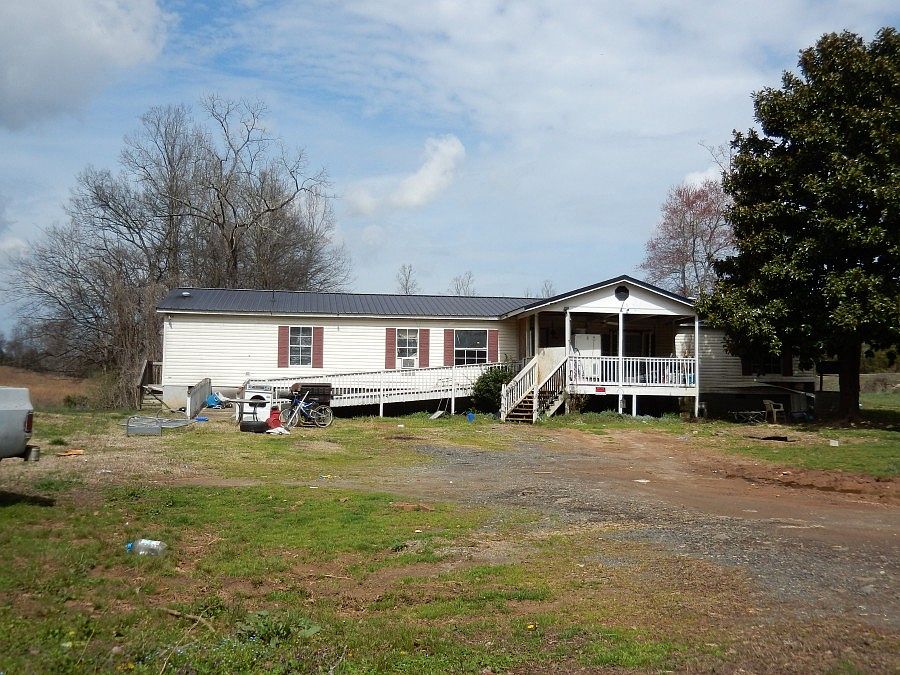 1st image of 4030 Miller Dr
