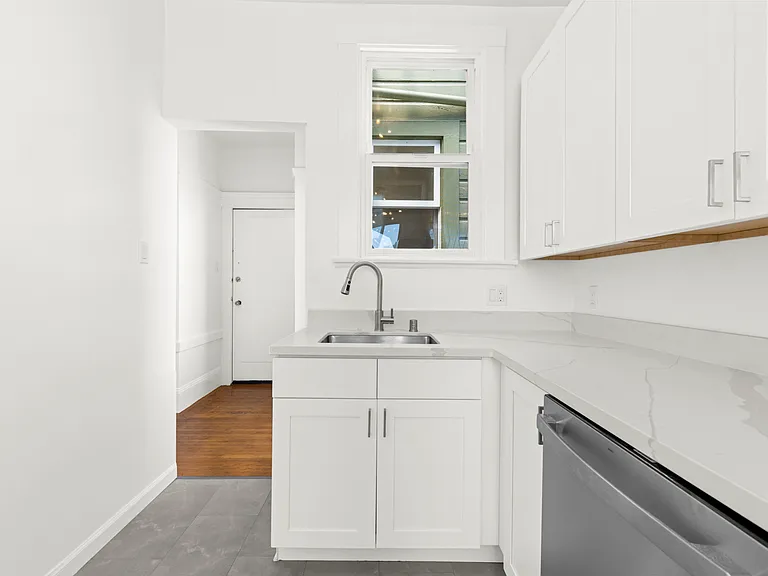 400 28th Ave #12 — Photo 5