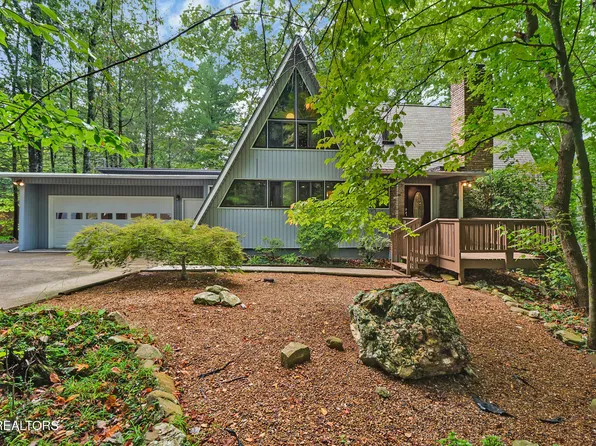964 W Outer Dr, Oak Ridge, TN 37830