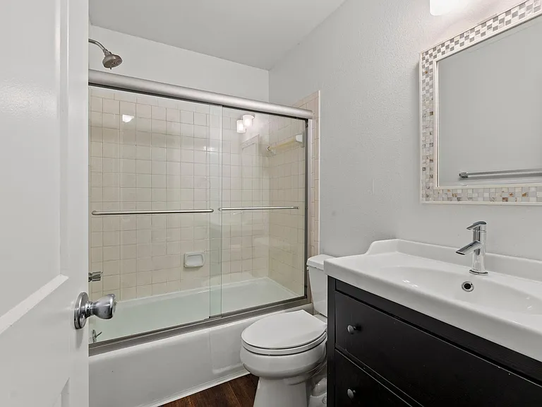 203 E 31st St #311 — Photo 18