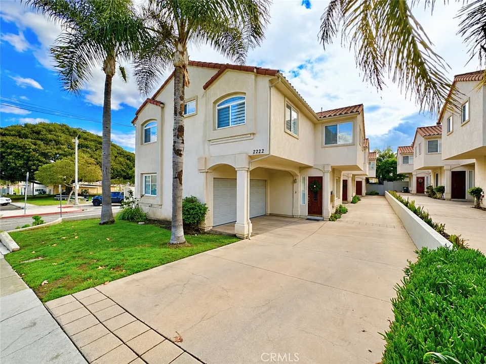 2222 Rockefeller Ln #C