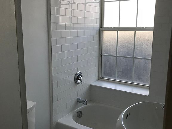 5th image of 1-244 Richmond Ave #7