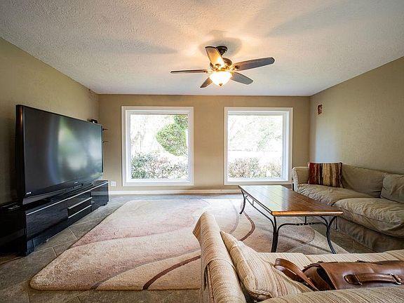 3rd image of 5406 Vineridge Pl