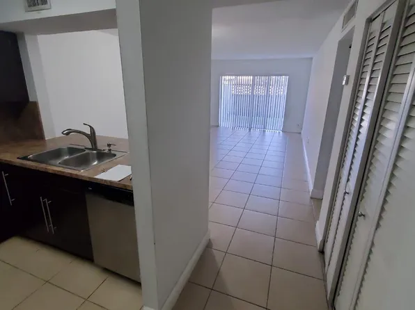 4804 NW 79th Ave APT 108, Doral, FL 33166