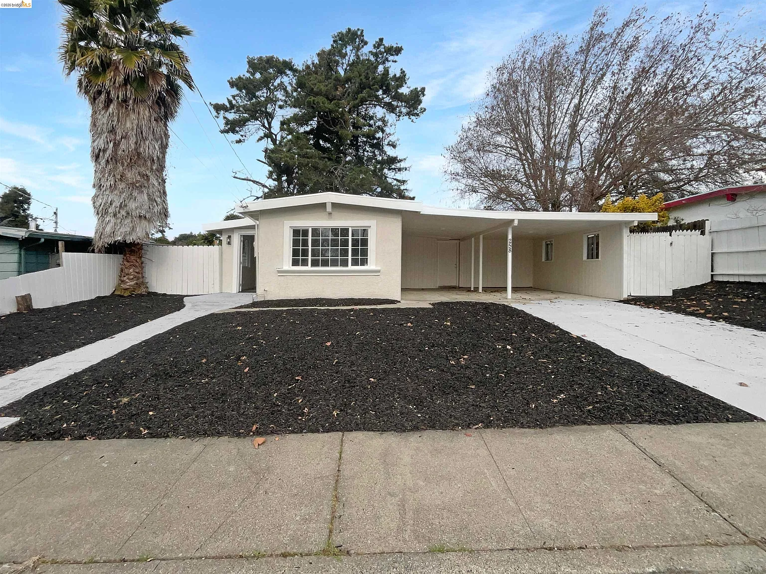 258 Los Altos Pl photo 1