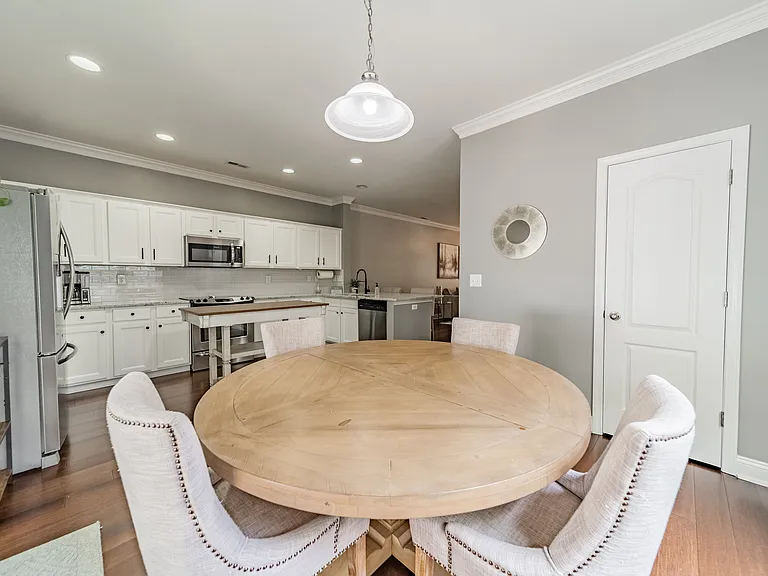 419 Hurston Cir — Photo 5