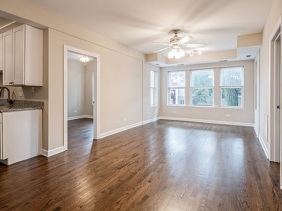 3rd image of 6415 N Greenview Ave APT 1W
