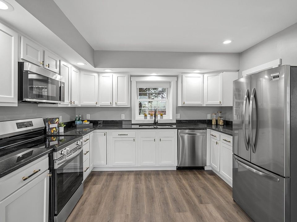 1st image of 8 Carneal St