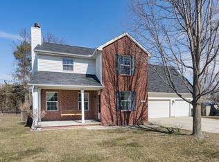390 Shadywood Rd, Rochester Hills, MI 48307