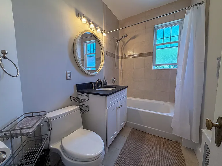 569 Franklin St #6 — Photo 20