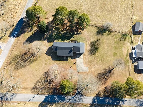 3rd image of 1020 Happy Hill Rd