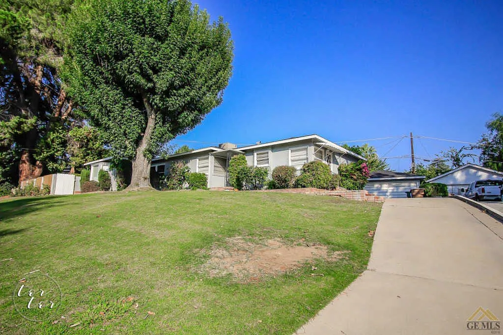 2917 La Cresta Dr photo 1