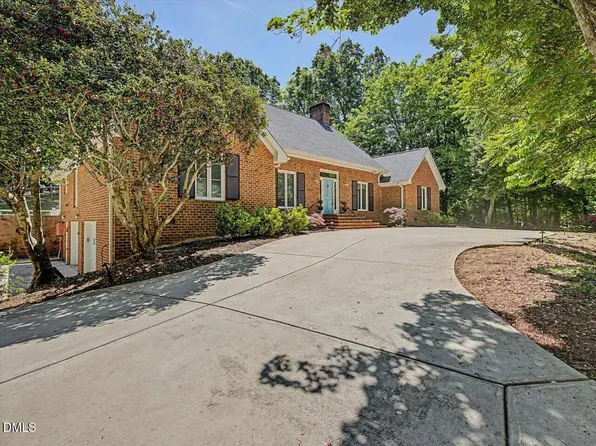 12 Lanier Dr, Chapel Hill, NC 27517