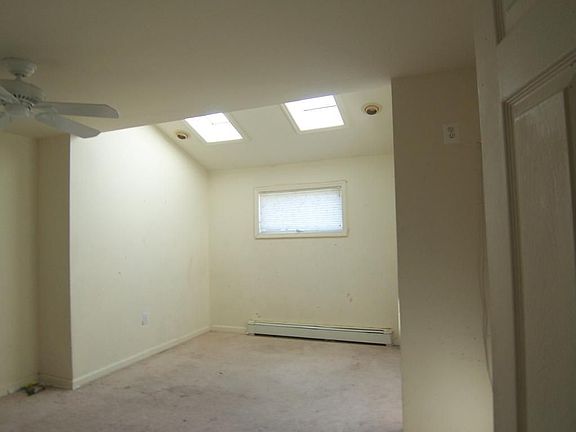 Master Bedroom in 1st Floor Apartment