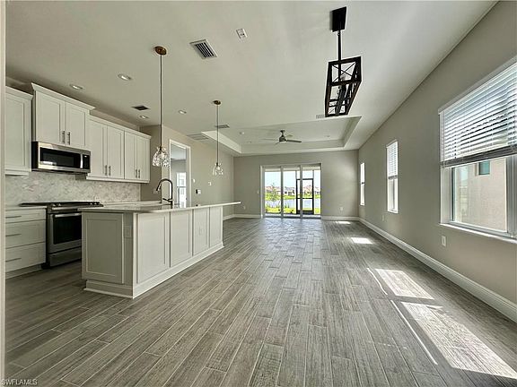 3rd image of 4580 Centaurus Cir