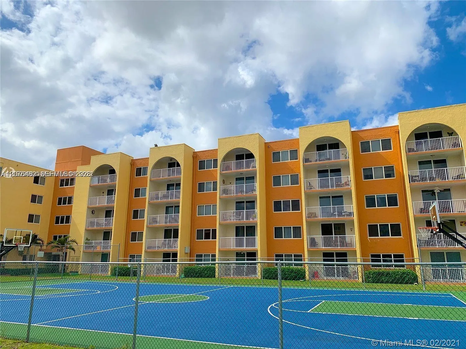 Coral Gate West Condo — Photo 4