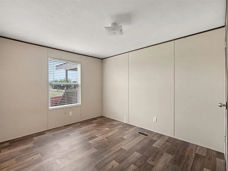 360 Shady Oaks #B — Photo 25