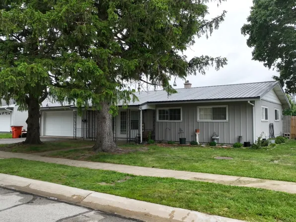 535 Twin Lakes Ave, Monticello, IN 47960