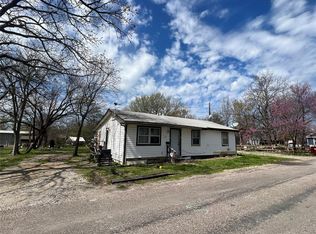 121 Windom St, Farmersville, TX 75442