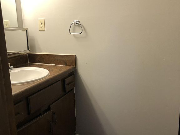 5th image of 715 N Rockwell Ave APT D