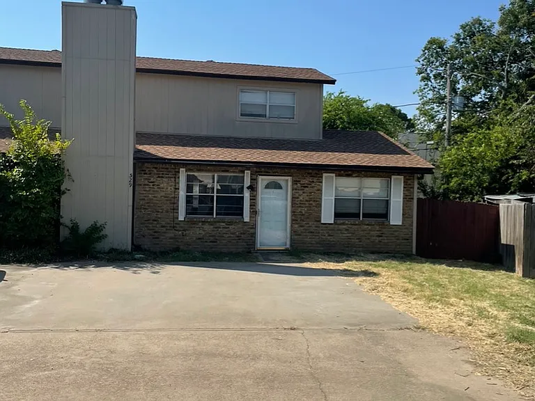 529 E Norwood Cir #529 — Photo 1