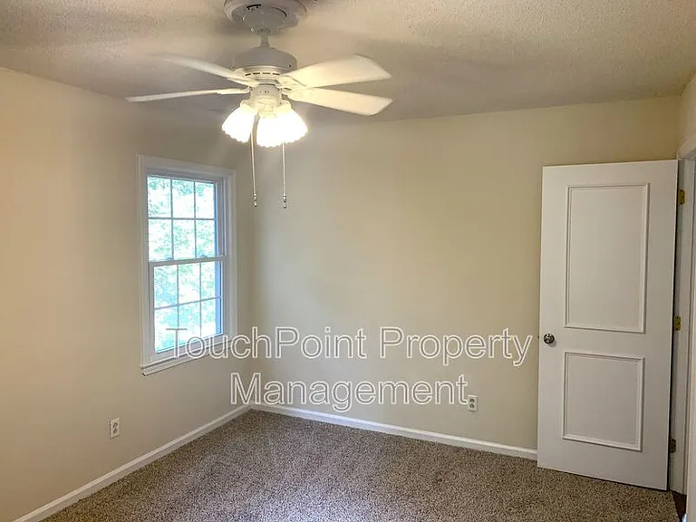 1114 Glenshannon Rd — Photo 11