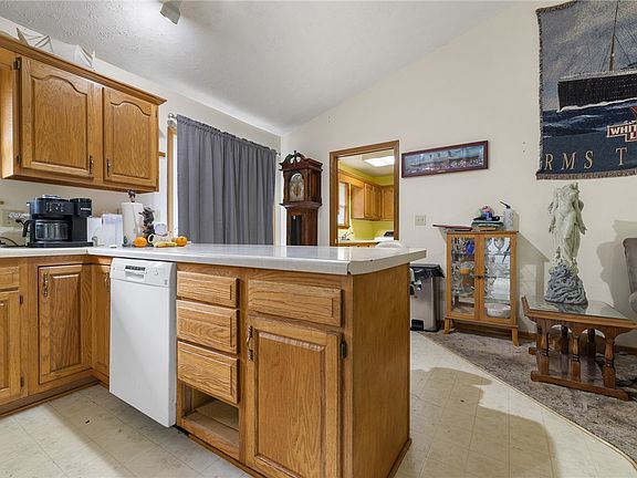 4th image of 9577 Sims Rd