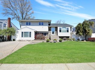 2495 Army Pl, Bellmore, NY 11710