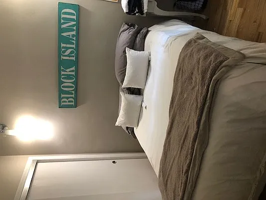 Rented by Downtown Realty Group LTD | media 32