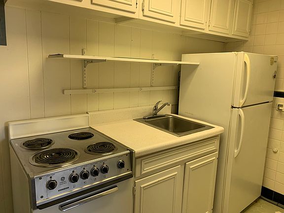 3rd image of 538 N Main St APT 522