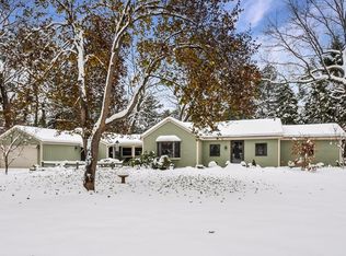 11 Parmenter Rd, Wayland, MA 01778