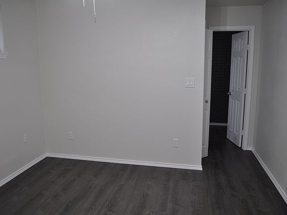 4th image of 706 Ellis St
